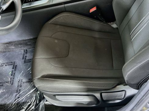 Used 2024 Hyundai Elantra SEL image 19