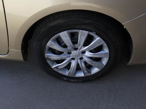 Used 2012 Toyota Corolla LE FWD image 26