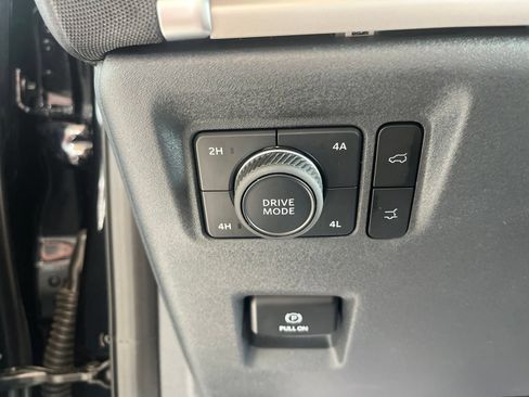 Certified 2025 Ford Expedition Active AWD/4WD image 16