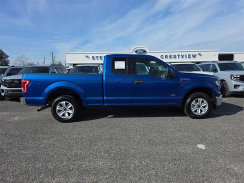 Used 2017 Ford F150 XLT image 4