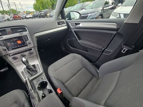 Used 2017 Volkswagen Golf S AWD/4WD image 6