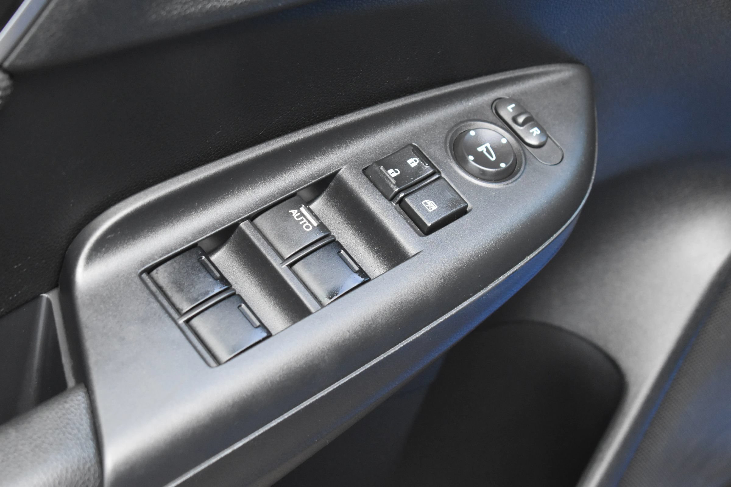 Used 2015 Honda Fit EX image 17
