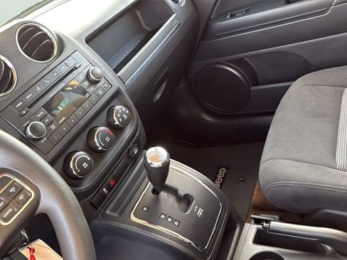 Used 2014 Jeep Patriot Sport w/ Power Value Group FWD image 17