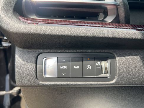 Used 2024 Chevrolet Traverse RS w/ LPO, Floor Liner Package AWD/4WD image 18