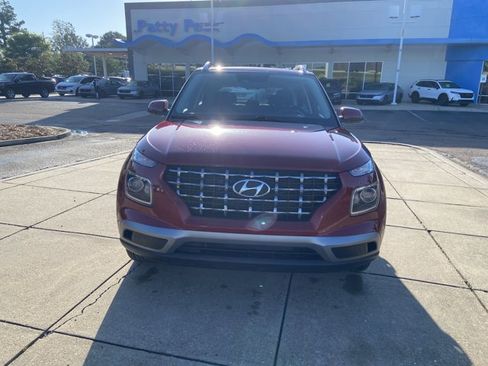 Used 2025 Hyundai Venue SEL FWD image 3
