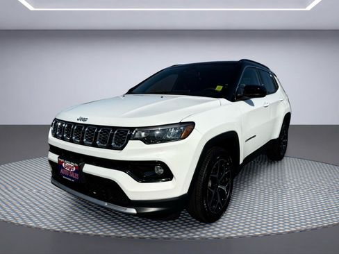 Used 2025 Jeep Compass Limited AWD/4WD image 2