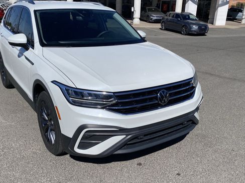 Used 2023 Volkswagen Tiguan SE FWD image 15