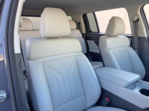 Used 2024 Hyundai Santa Fe SEL FWD image 35