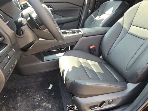 New 2026 Nissan Rogue Dark Armor AWD/4WD image 15
