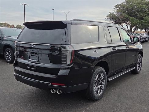 New 2026 Chevrolet Suburban Z71 w/ Comfort Package image 4