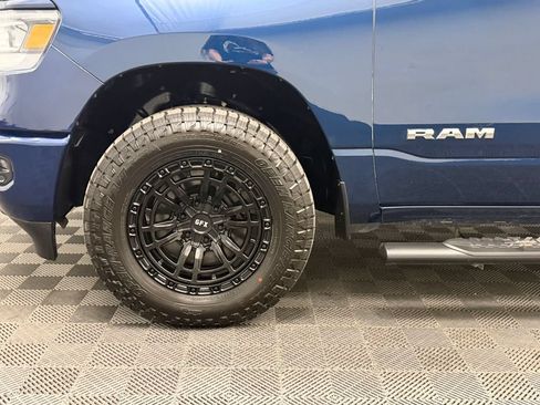 Used 2024 RAM 1500 Laramie AWD/4WD image 11