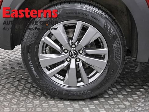Used 2025 Nissan Pathfinder SV FWD image 30