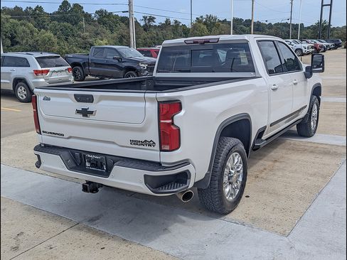 Used 2024 Chevrolet Silverado 2500 High Country w/ High Country Premium Package AWD/4WD image 7