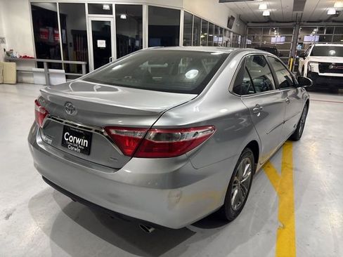 Used 2017 Toyota Camry SE w/ Four Season Floor Mat Package image 6