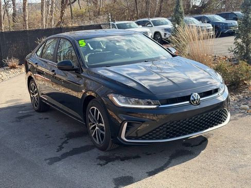 New 2025 Volkswagen Jetta SE image 7