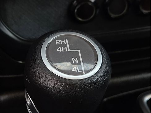 Used 2018 Jeep Wrangler Unlimited Sport AWD/4WD image 15