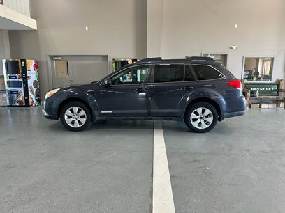 Used 2011 Subaru Outback 2.5i Limited w/ PWR Moonroof Pkg