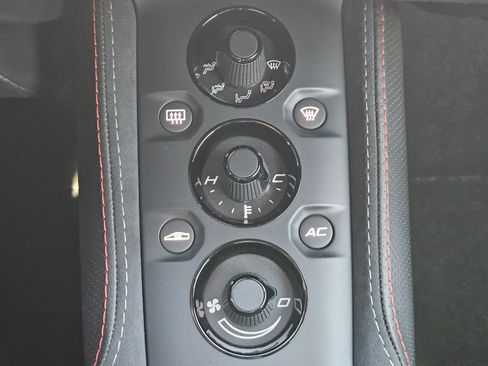 Used 2021 Lotus Evora image 21