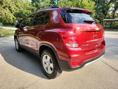 Used 2022 Chevrolet Trax LT w/ Driver Confidence Package image 5