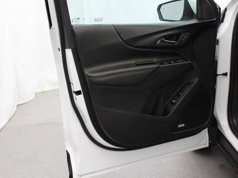 Used 2024 Chevrolet Equinox Premier image 17