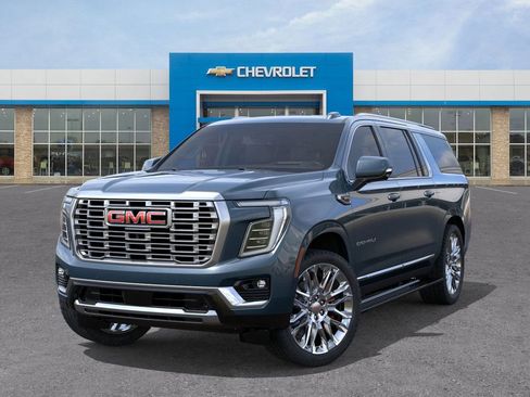 New 2026 GMC Yukon XL Denali w/ Denali Reserve Package image 6