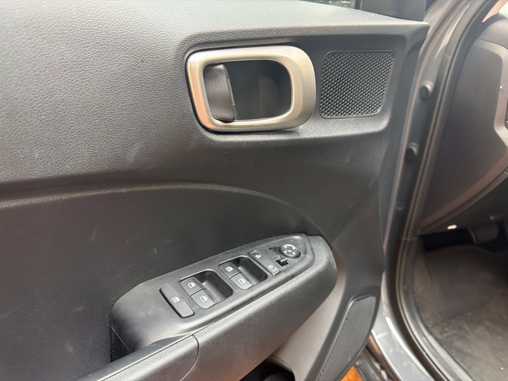 Used 2026 Hyundai Venue SEL FWD image 23