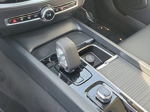 Used 2023 Volvo S60 B5 Core image 22