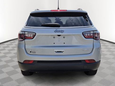 Used 2024 Jeep Compass Latitude image 5