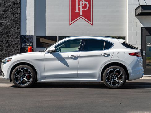 Used 2020 Alfa Romeo Stelvio Ti w/ Active Blind Spot Package AWD/4WD image 56