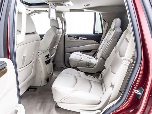 Used 2020 Cadillac Escalade Premium Luxury RWD image 31