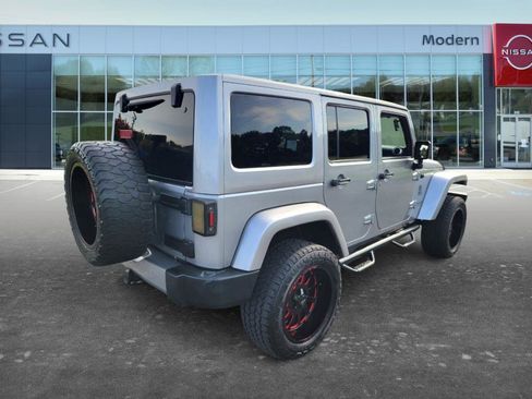 Used 2016 Jeep Wrangler Unlimited Sahara w/ Connectivity Group AWD/4WD image 5