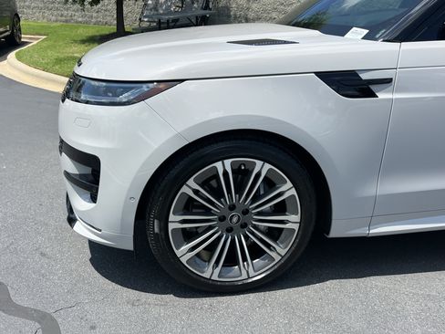 Certified 2025 Land Rover Range Rover Sport Dynamic SE AWD/4WD image 13