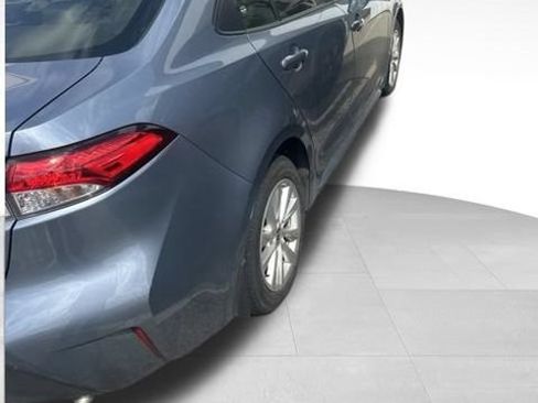Used 2024 Toyota Corolla LE w/ LE Convenience Package FWD image 5