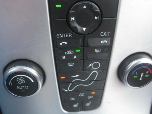 Used 2011 Volvo C70 T5 image 21