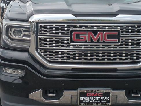 Used 2018 GMC Sierra 1500 Denali w/ Denali Ultimate Package AWD/4WD image 43