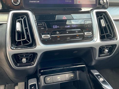Used 2022 Kia Sorento SX image 31