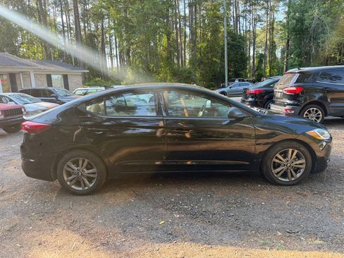 Used 2018 Hyundai Elantra SEL FWD image 8