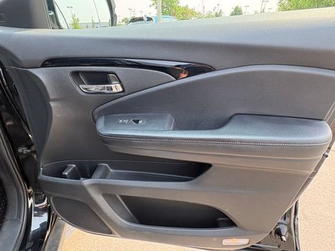 Used 2019 Honda Pilot Touring image 31