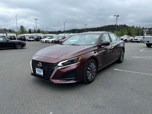 Used 2025 Nissan Altima 2.5 SV FWD image 6