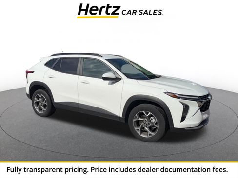 Used 2025 Chevrolet Trax LT FWD image 1