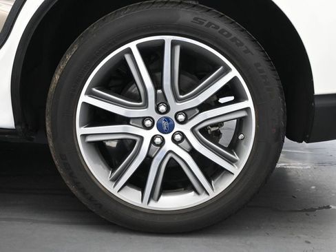 Certified 2020 Ford Edge Titanium FWD image 24