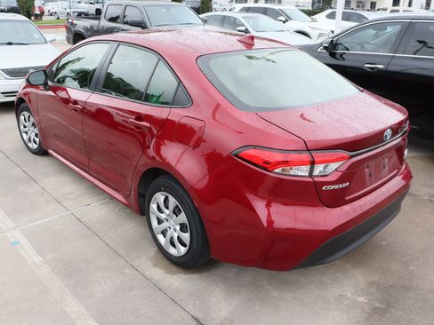 Used 2024 Toyota Corolla LE FWD image 6
