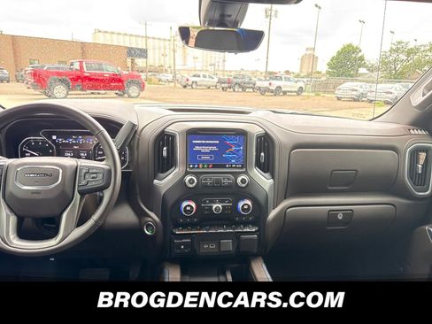 Used 2021 GMC Sierra 1500 Denali w/ Denali Ultimate Package AWD/4WD image 9
