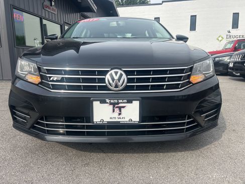 Used 2017 Volkswagen Passat 1.8T R-Line FWD image 8