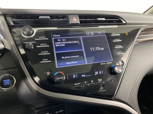 Used 2019 Toyota Camry XLE image 28