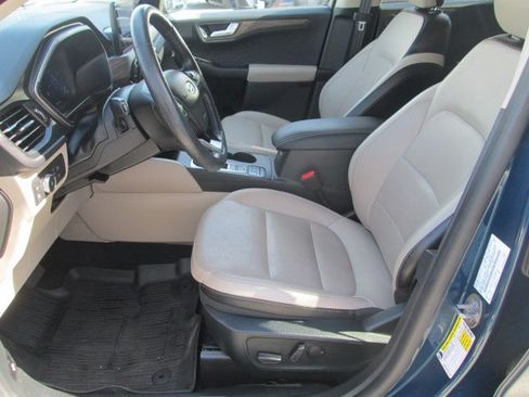 Used 2020 Ford Escape Titanium AWD/4WD image 10