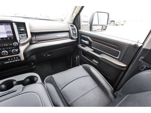Used 2024 RAM 2500 Laramie w/ Safety Group AWD/4WD image 8