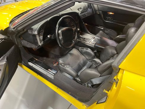 Used 1990 Chevrolet Corvette ZR-1 RWD image 82
