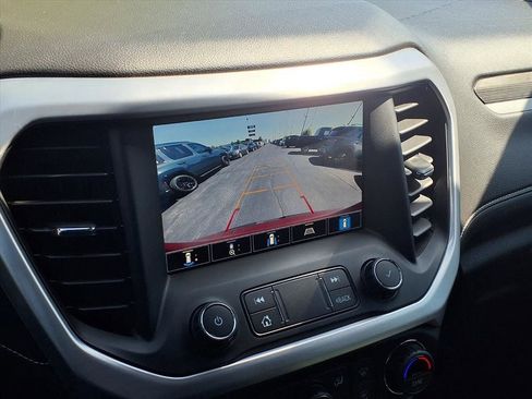 Used 2022 GMC Acadia SLT w/ Elevation Edition FWD image 7