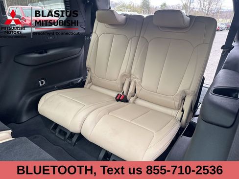 Used 2023 Jeep Grand Cherokee L Limited w/ Black Appearance Package image 12